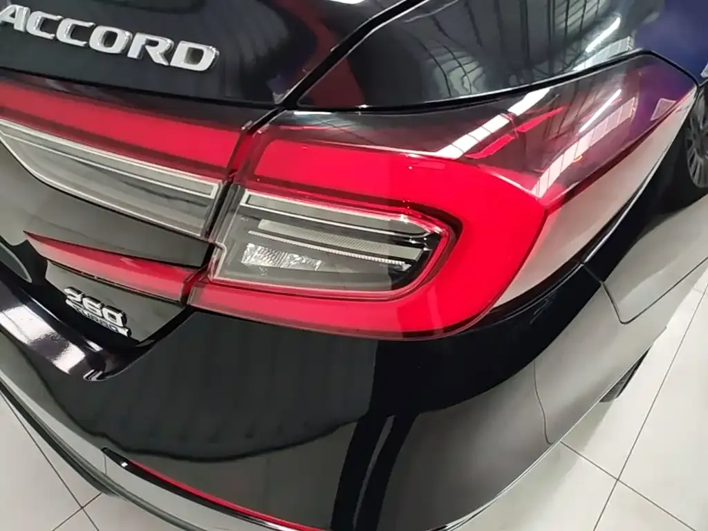 Honda Accord — фото 6