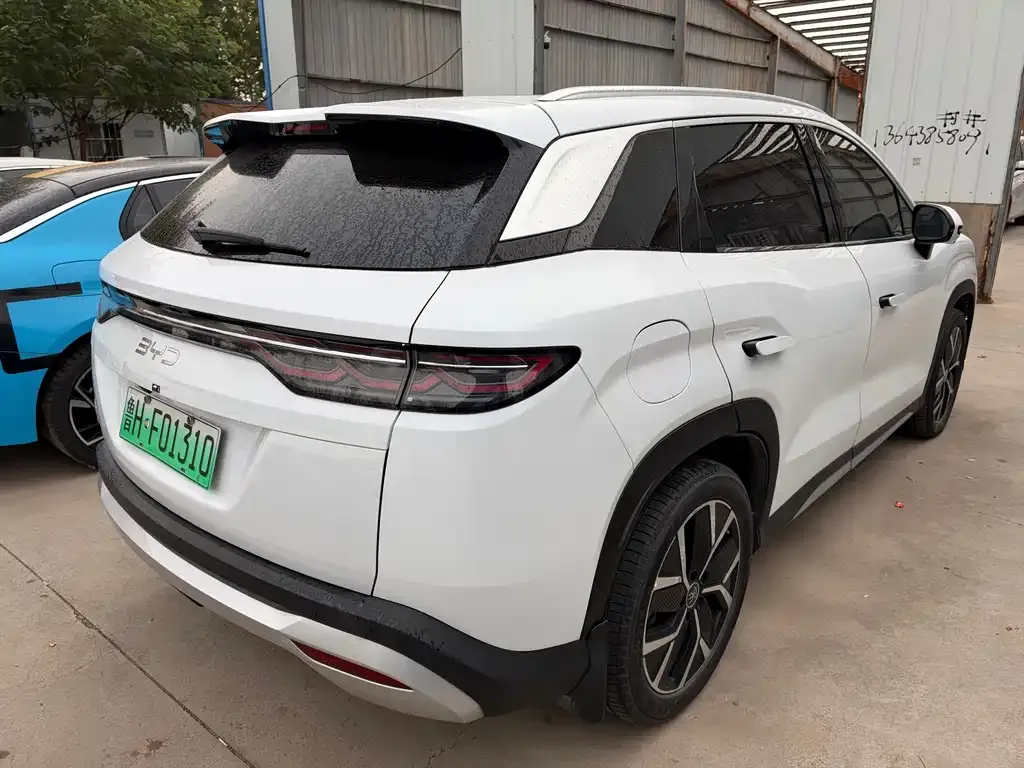 BYD L DM-i — фото 8