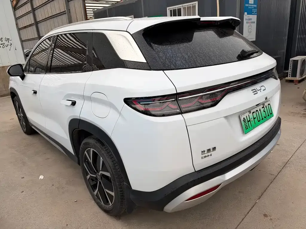 BYD L DM-i — фото 7