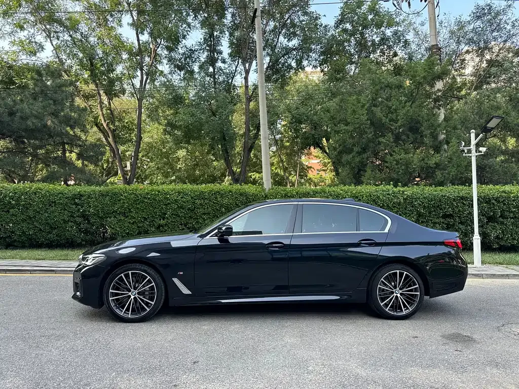 BMW 5 Series — фото 10