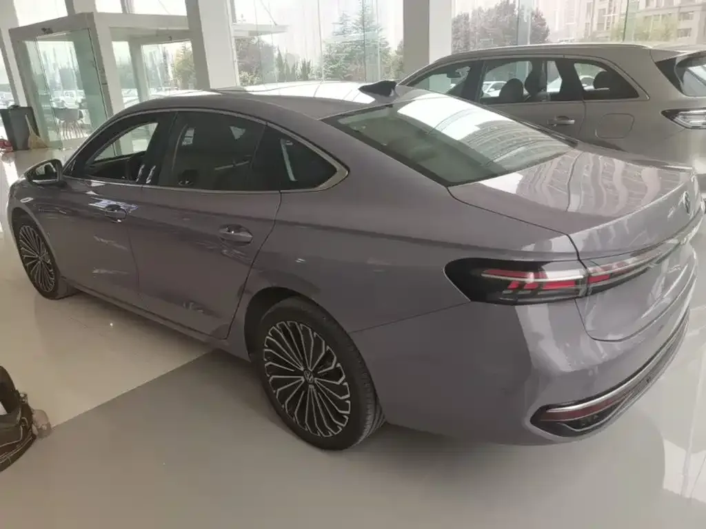 Volkswagen Passat — фото 4