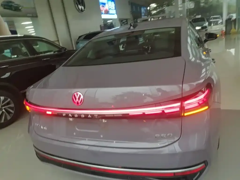 Volkswagen Passat — фото 9