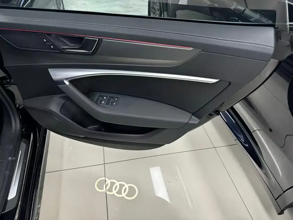Audi A7L — фото 6