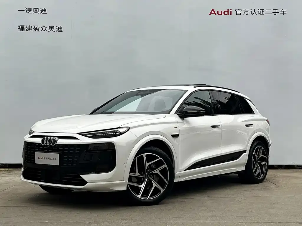 Audi Q6L e-tron — фото 1