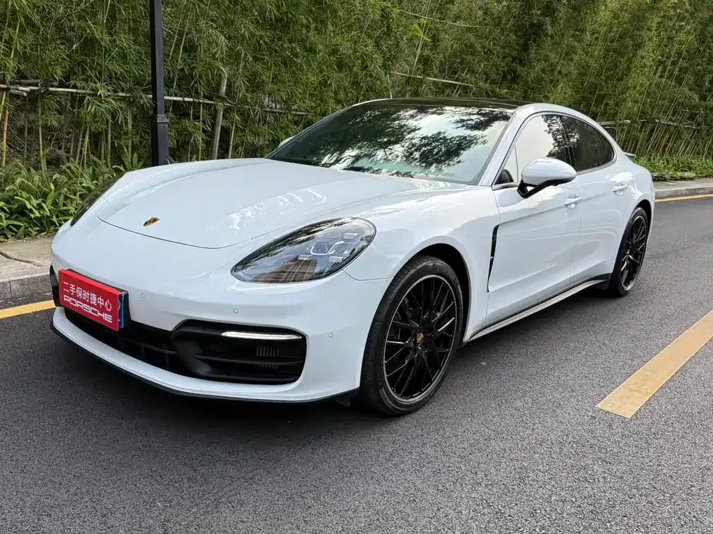 Porsche Panamera — фото 1