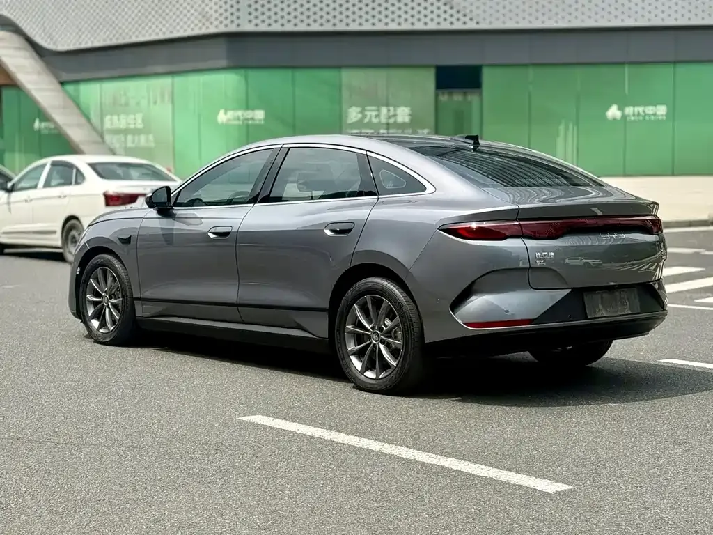 BYD Qin L — фото 8