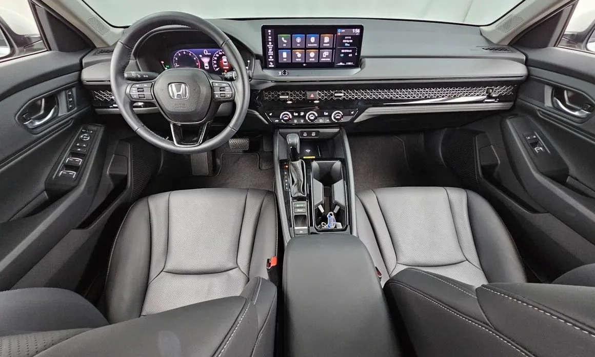 Honda Accord — фото 8