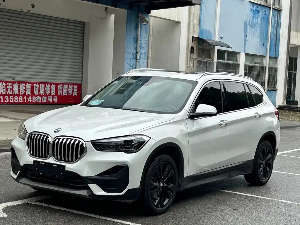 BMW X1 — фото 1