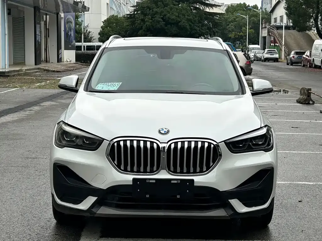 BMW X1 — фото 5