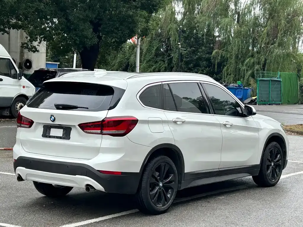 BMW X1 — фото 7