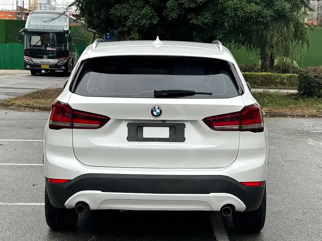 BMW X1 — фото 9