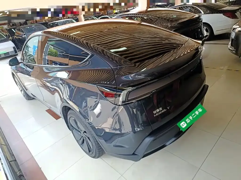 Tesla Model Y — фото 6