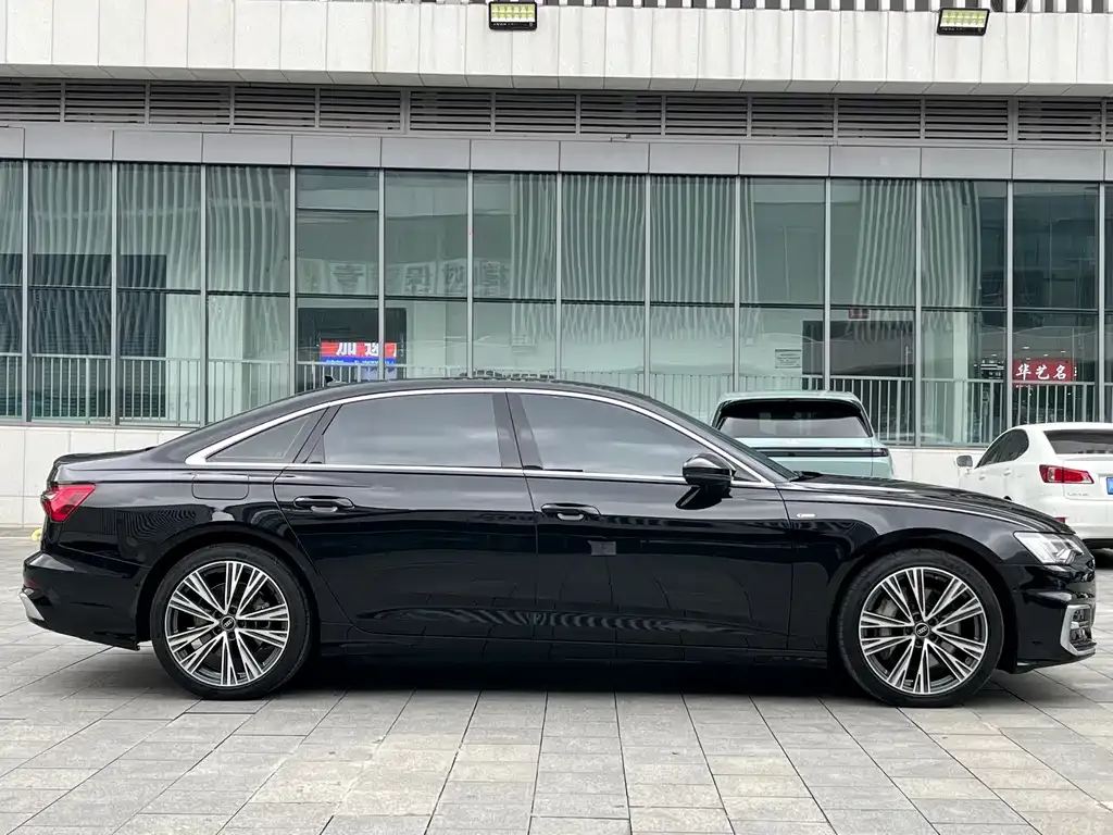 Audi A6L — фото 10