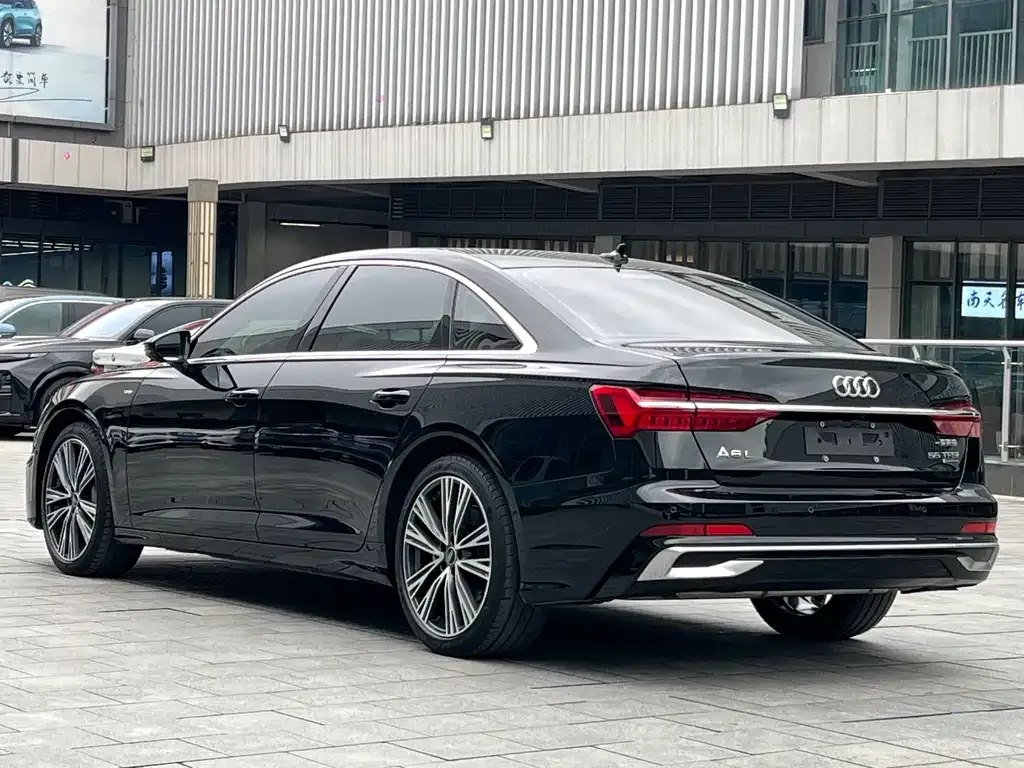 Audi A6L — фото 8