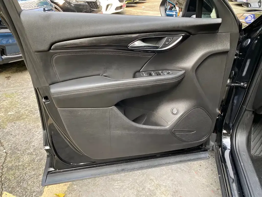 Buick Envision Plus — фото 9