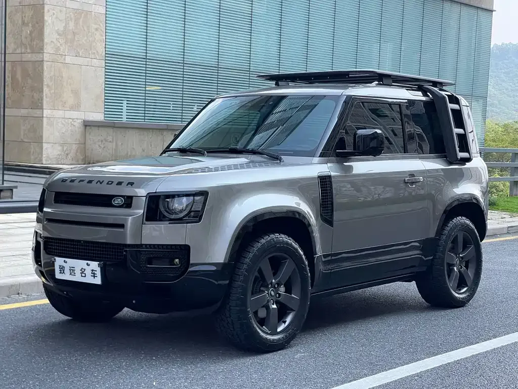 Land Rover Defender — фото 1