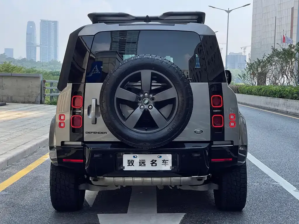 Land Rover Defender — фото 10