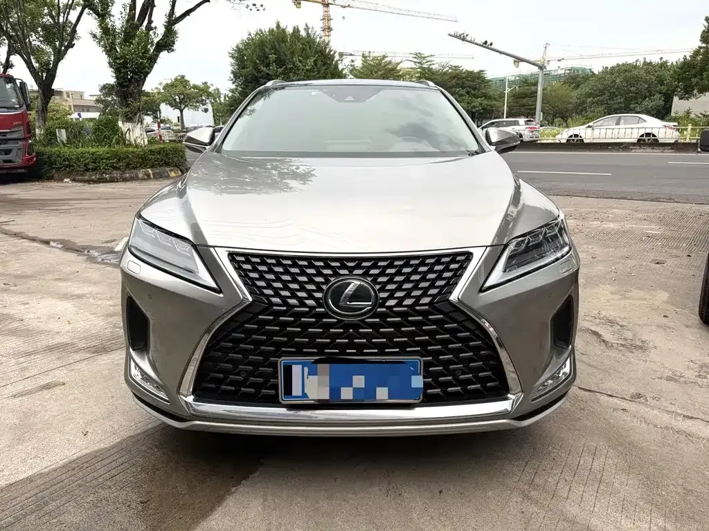 Lexus RX — фото 1
