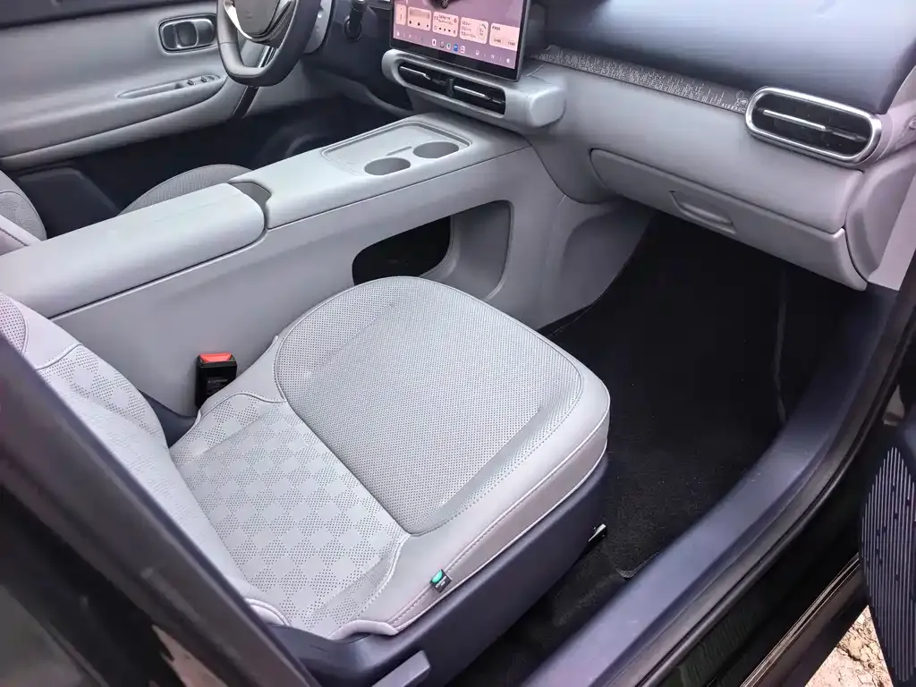 Leapmotor Leapmotor A10 — фото 10