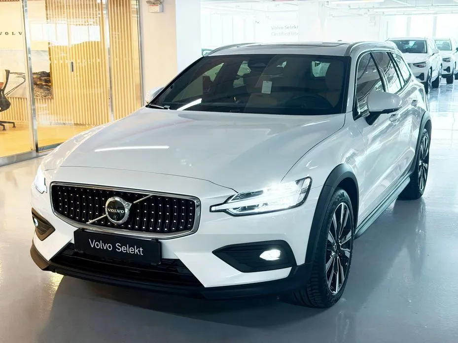 Volvo V60 — фото 1