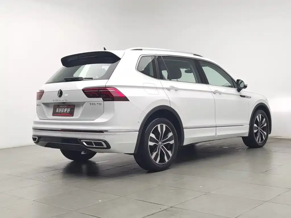 Volkswagen Tiguan L — фото 9