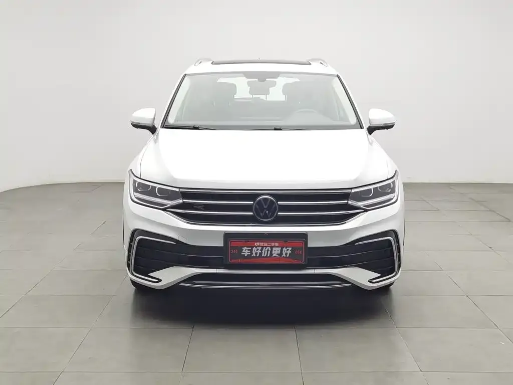 Volkswagen Tiguan L — фото 2