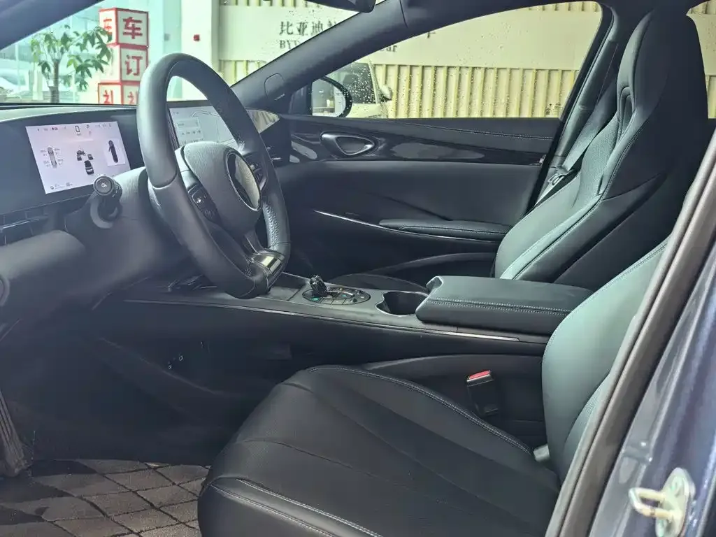 BYD Seal — фото 7