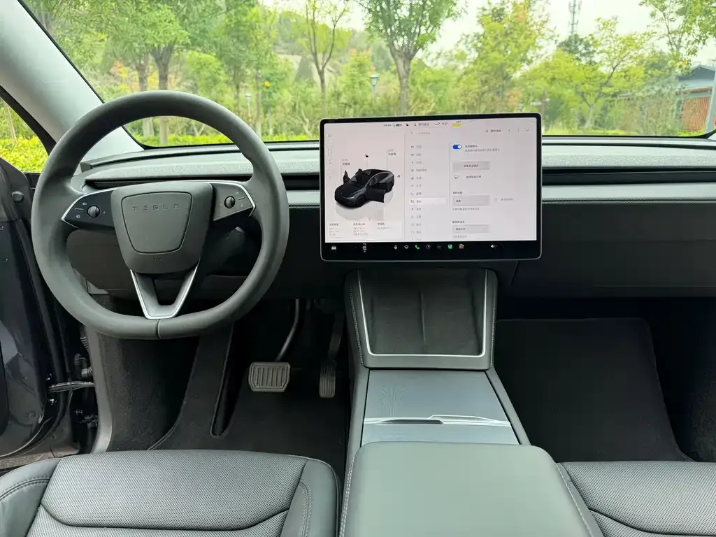 Tesla Model Y — фото 2