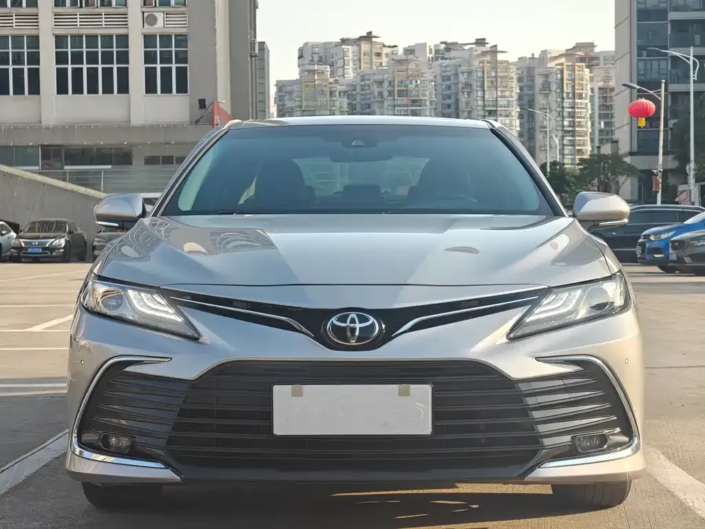 Toyota Camry — фото 8