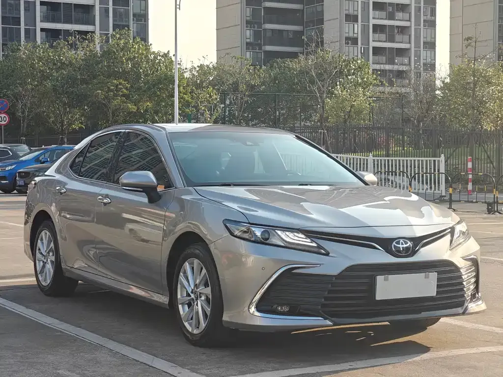 Toyota Camry — фото 7