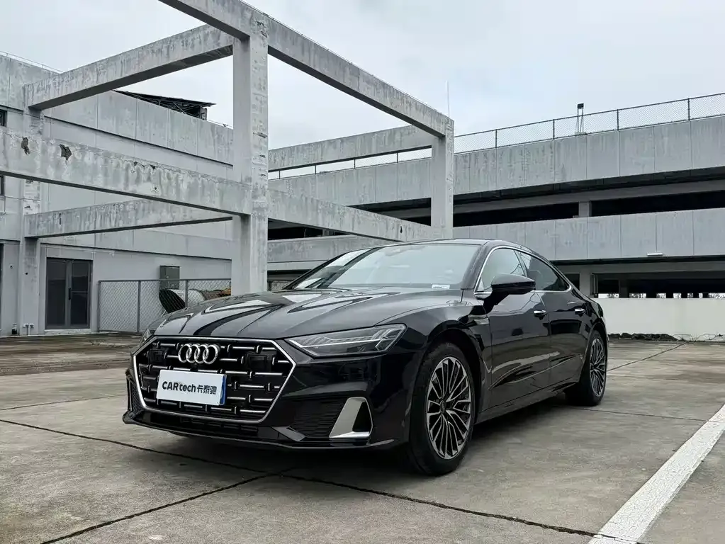 Audi A7L — фото 1