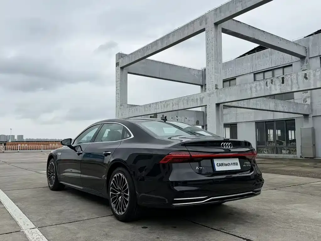 Audi A7L — фото 6