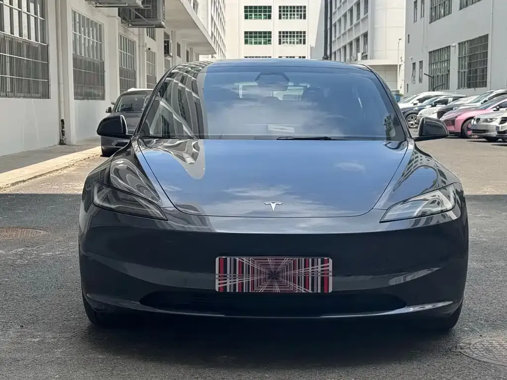 Tesla Model 3 — фото 3