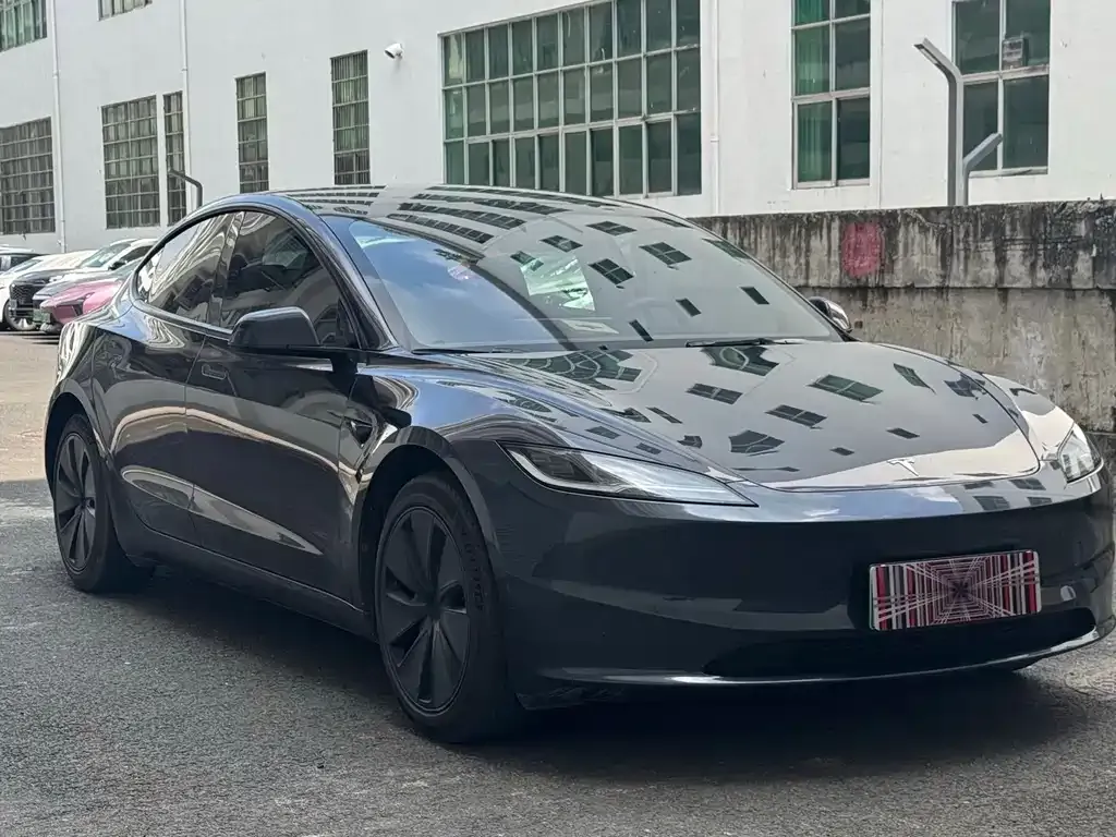 Tesla Model 3 — фото 4