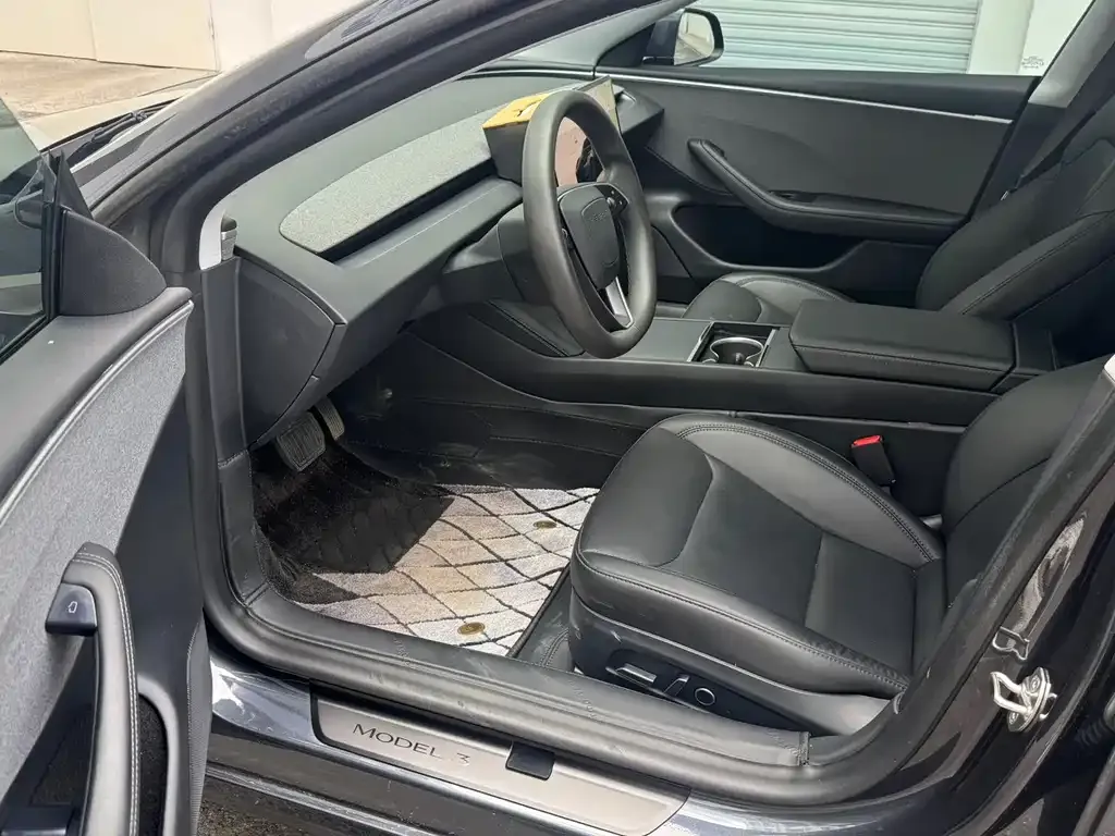 Tesla Model 3 — фото 10