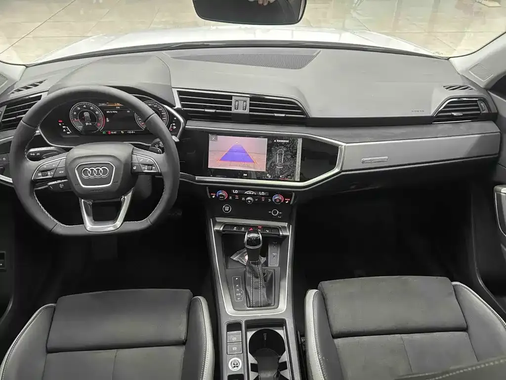 Audi Q3 — фото 10