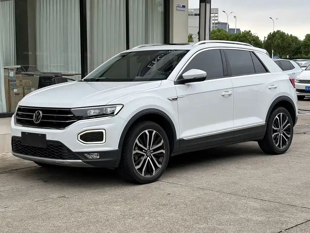 Volkswagen T-Roc — фото 1