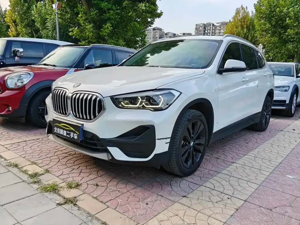 BMW X1 — фото 1
