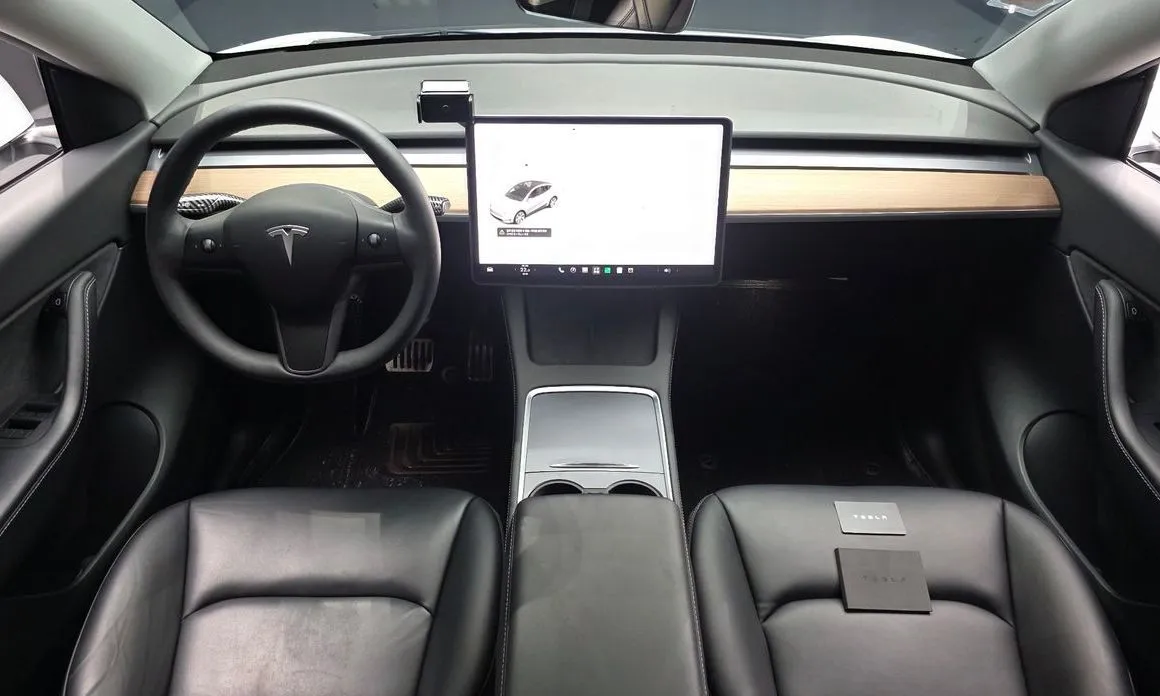 Tesla Model Y — фото 6