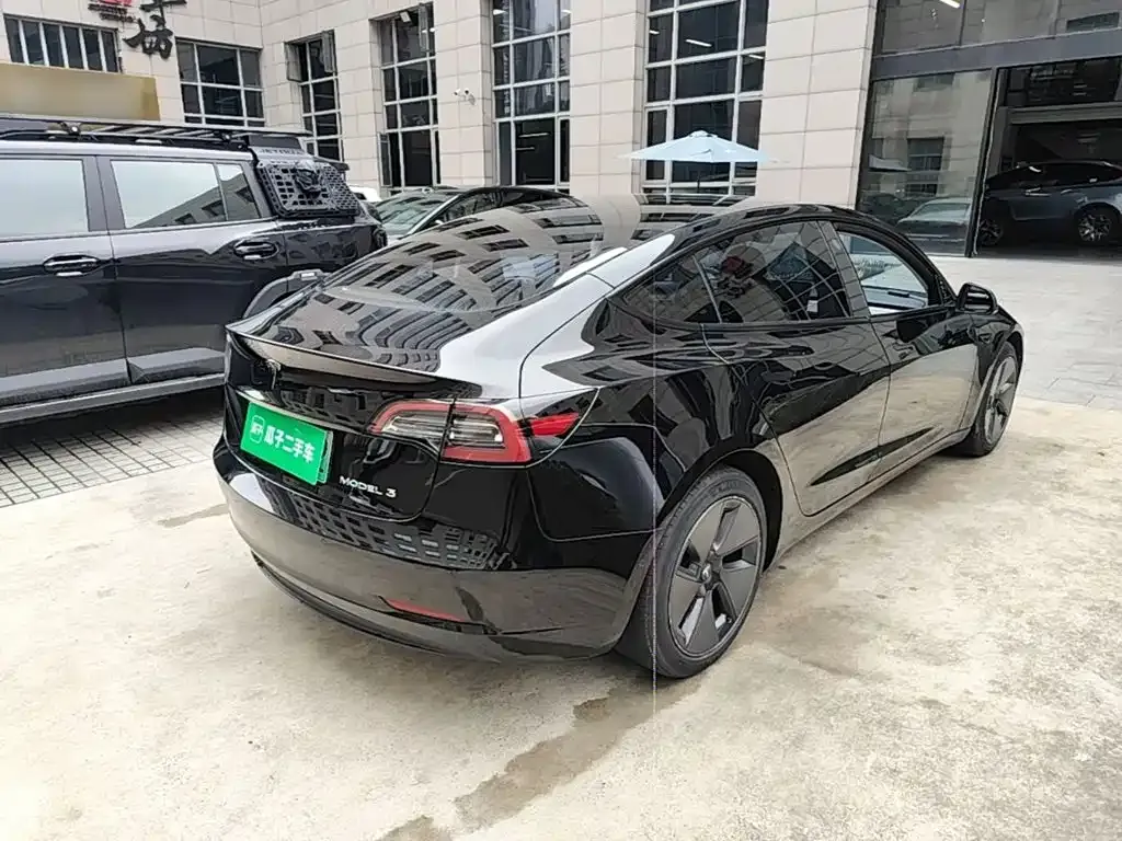 Tesla Model 3 — фото 8
