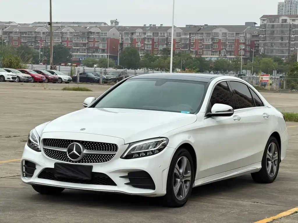 Mercedes-Benz C-Class — фото 1