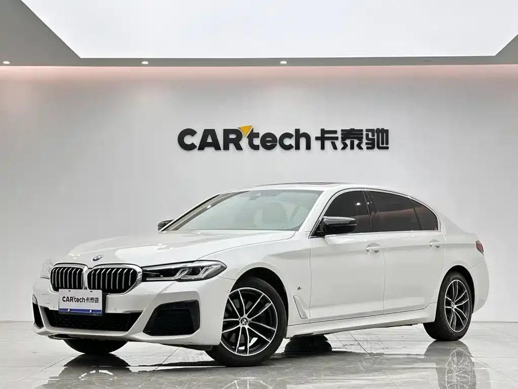 BMW 5 Series — фото 1