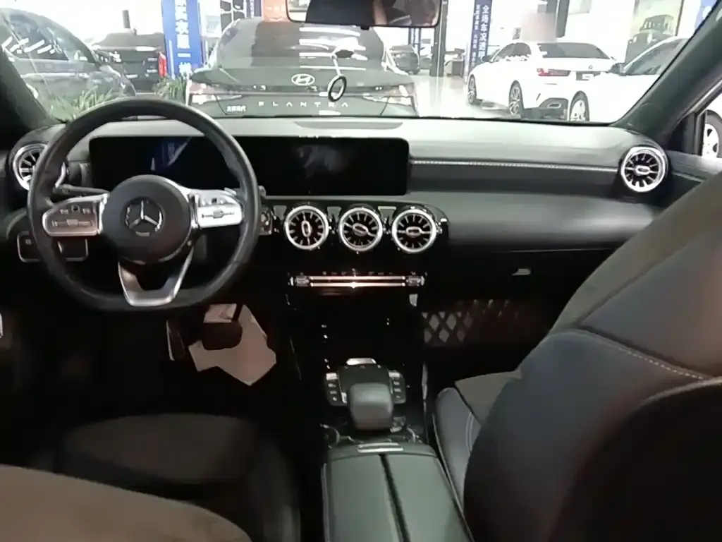 Mercedes-Benz A-Class — фото 8