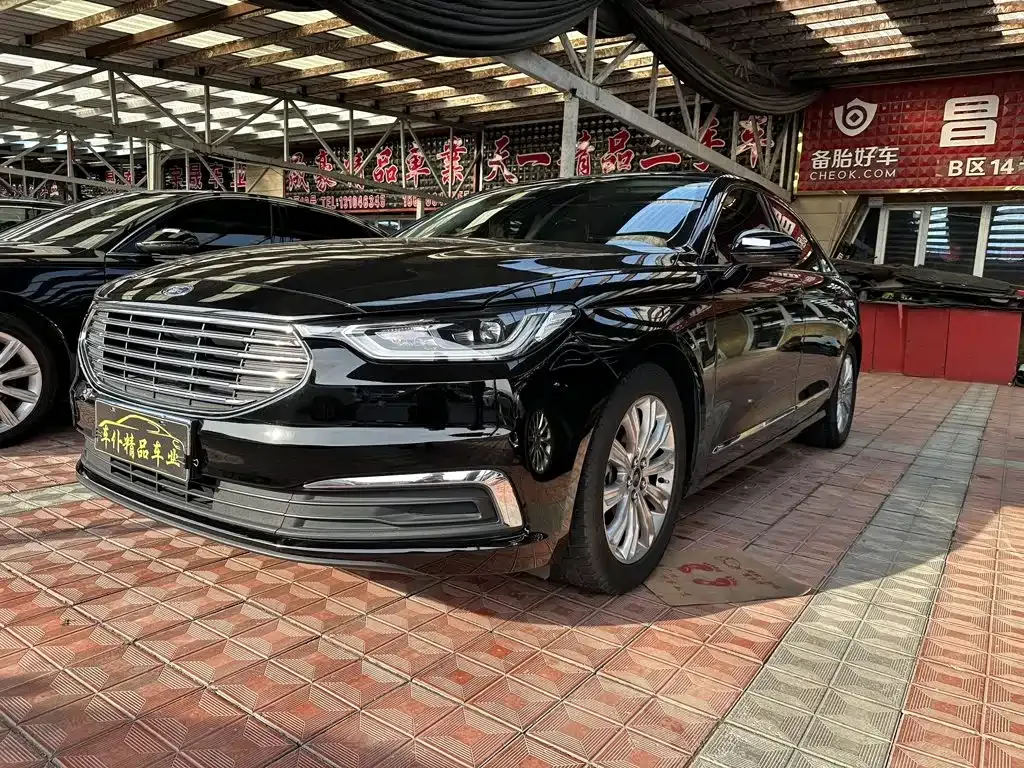 Ford Taurus — фото 1