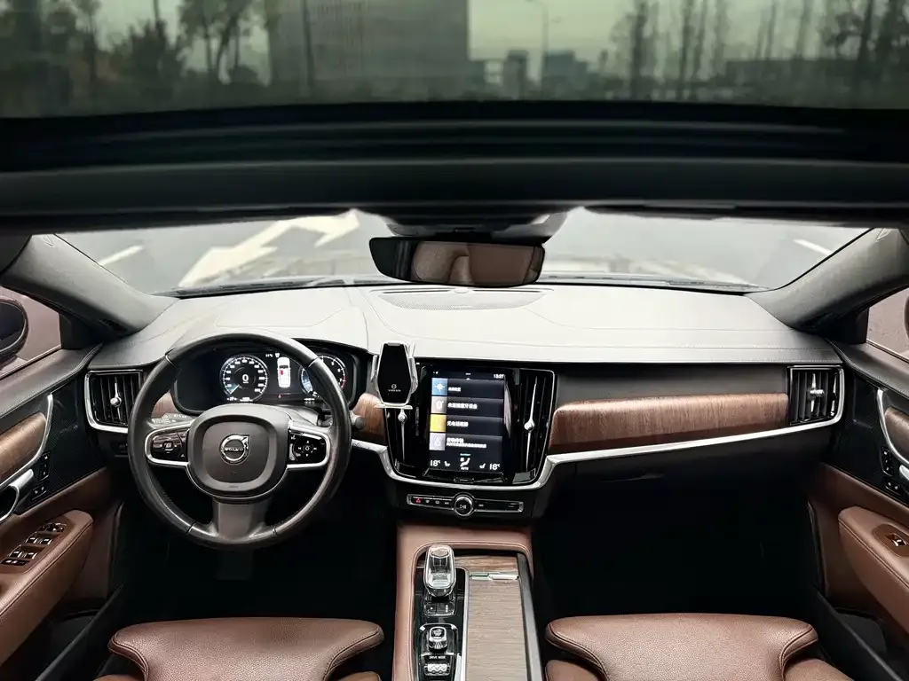 Volvo S90 — фото 5