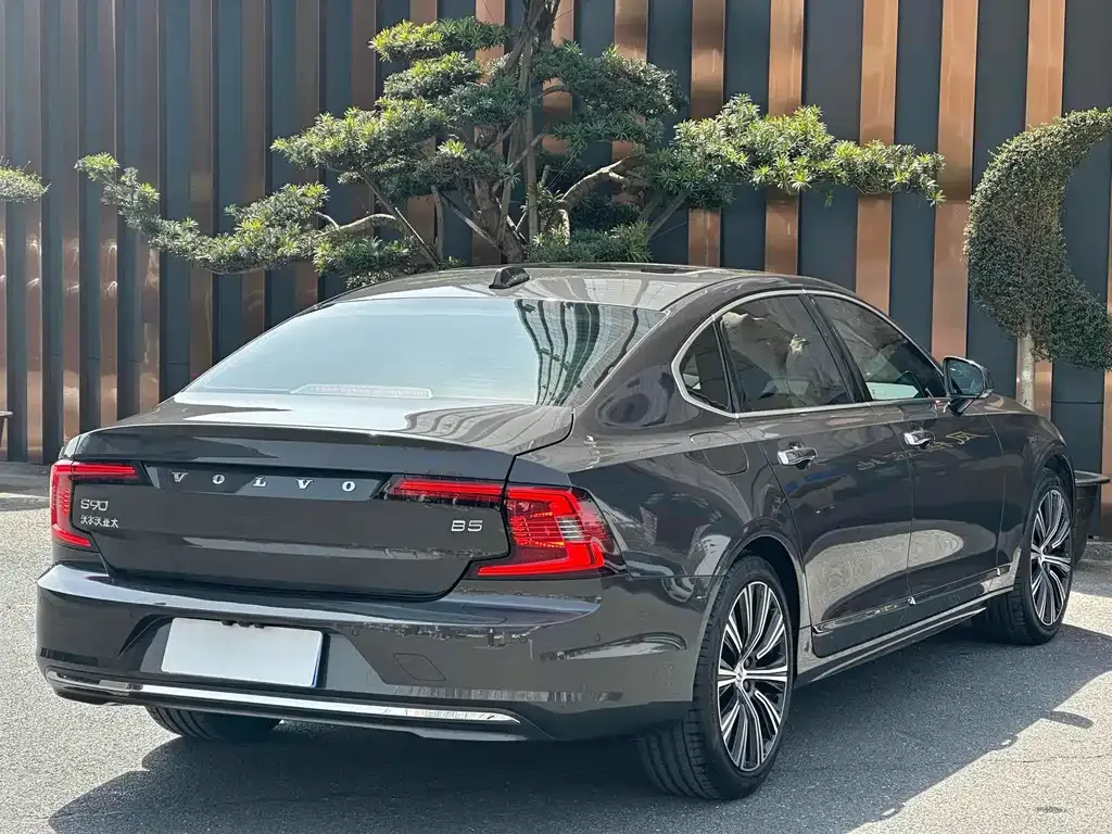 Volvo S90 — фото 9