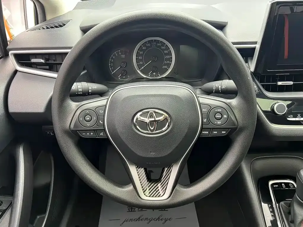 Toyota Corolla — фото 10