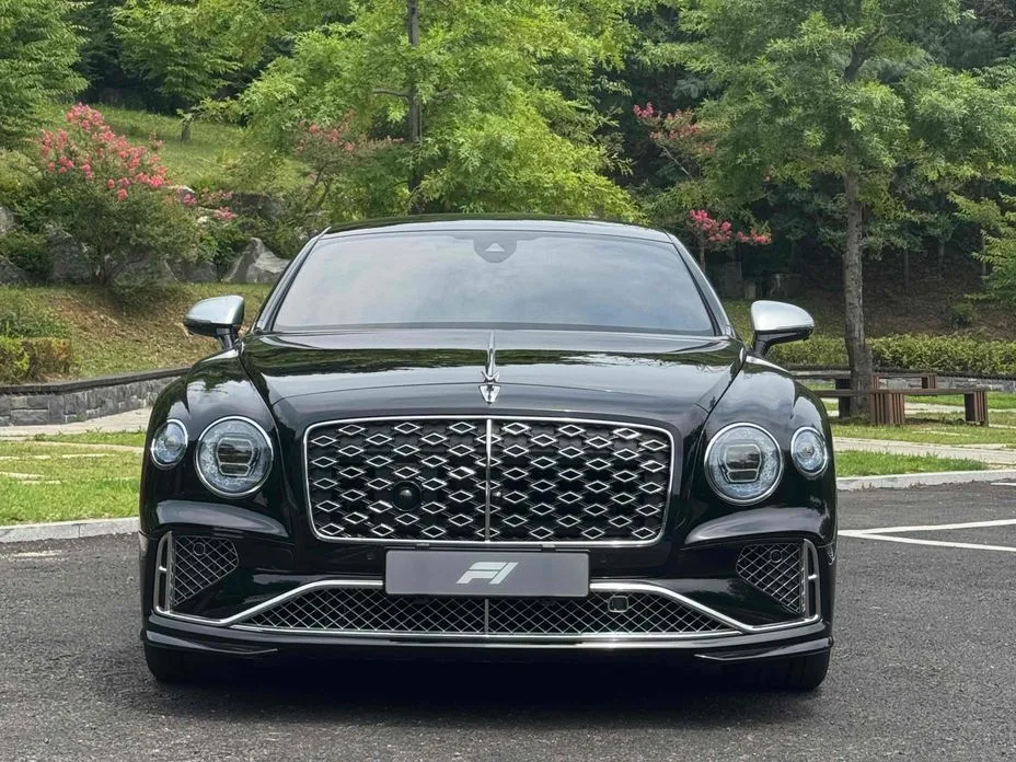 Bentley Flying Spur — фото 8