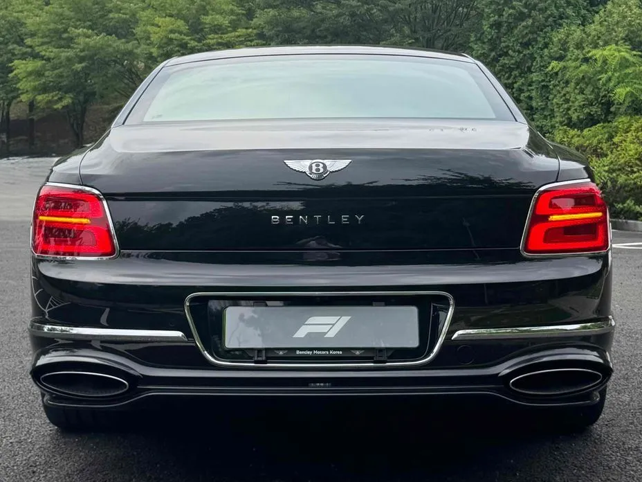 Bentley Flying Spur — фото 7