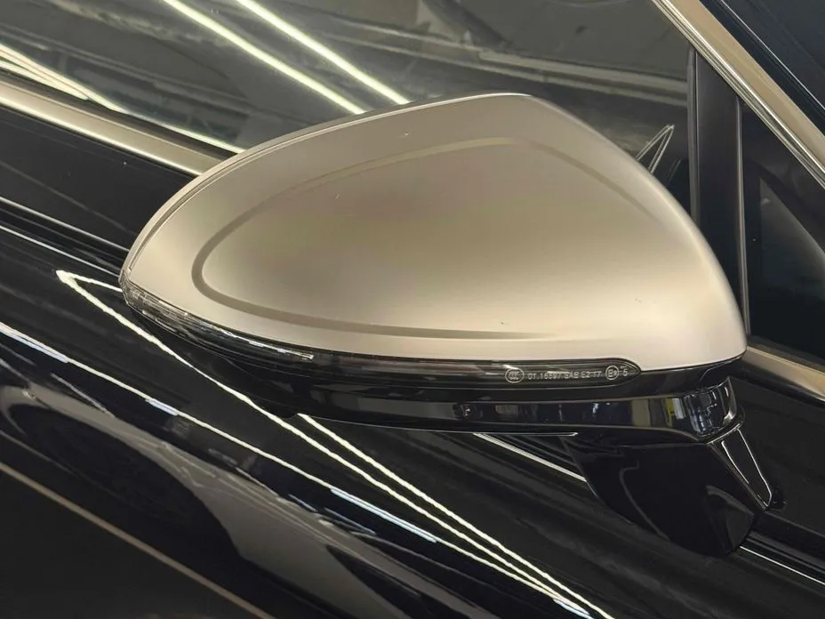 Bentley Flying Spur — фото 3